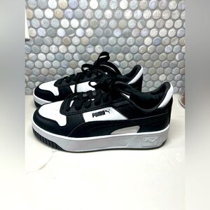 Puma Black and White Sneakers women’s Size 7